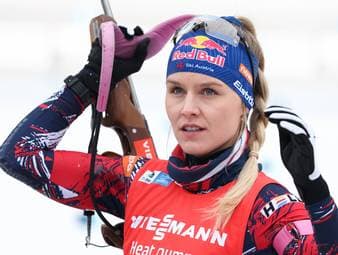 Biathletin Anna Gandler musste die vergangene Saison aus gesundheitlichen Gründen vorzeitig beenden. Beim Loop One Festival in München spricht die Österreicherin darüber, wie hart das war, und erklärt, warum Franziska Preuß ihr großes Vorbild ist.  