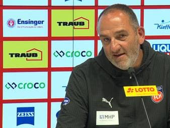 Frank Schmidt steigt mit dem FC Heidenheim ab - und verabschiedet sich vorerst mit emotionalen Worten aus der Bundesliga. 