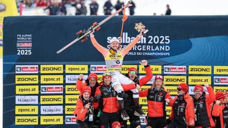 Linus Straßer wird nach Bronze im WM-Slalom auf Händen getragen