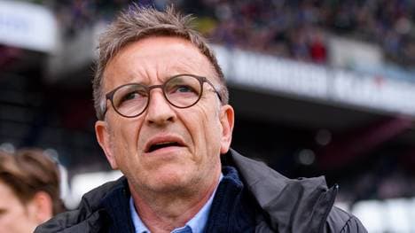 Karlsruher SC v 1. FC Kaiserslautern - Second Bundesliga