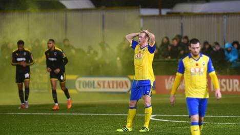 Die Spieler von Haringey Borough verließen das Spielfeld