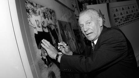Hans Schäfer wurde 1954 in der Schweiz mit dem DFB-Team Weltmeister