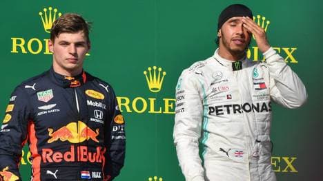 Max Verstappen (l.) ist vom Siegeszug von Weltmeister Lewis Hamilton unbeeindruckt
