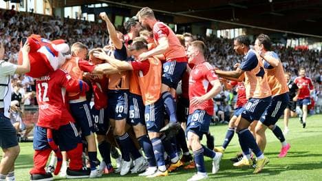 Unterhaching feiert den Aufstieg