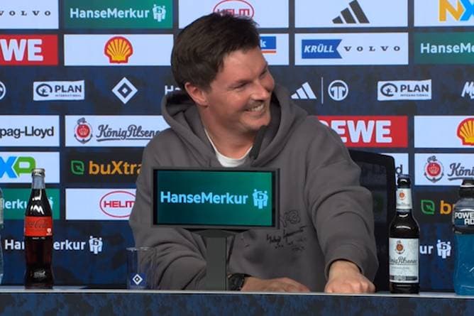 Kurioser PK-Moment! Auf einmal applaudieren alle ...