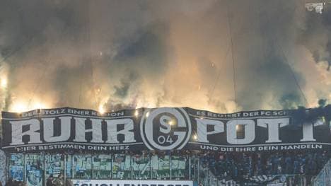 In Rostock kam es zu Ausschreitungen auf den Rängen