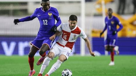 Könnte nochmal Geld bringen: Randal Kolo Muani (l.)