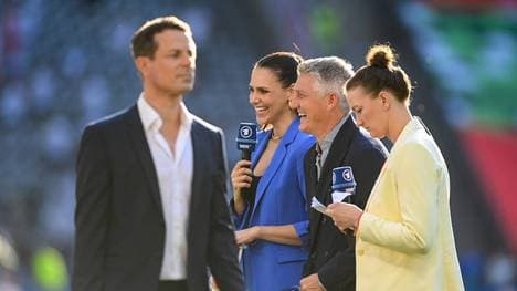 Bastian Schweinsteiger und Esther Sedlaczek sorgten bei der Final-Übertragung wieder für einen Lacher