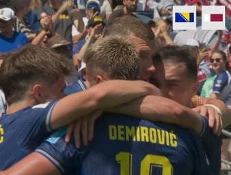 Mit einem 3:1-Erfolg über Katar darf Bosnien weiter auf den Einzug ins Sechzehntelfinale hoffen. 