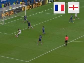 Frankreich und England liefern sich im kleinen Finale ein irrwitziges Fußballspektakel. Als Sieger des Zehn-Tore-Spektakels geht am Ende England hervor. 