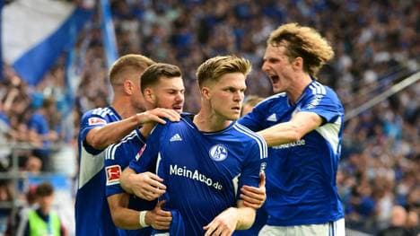 Schalke siegt im Straßenbahnderby gegen Bochum 