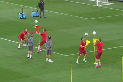 Was machen die denn da? Nordmazedoniens kuriose Übung