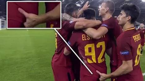 Diego Perotti (r.) steckte Stephan El Shaarawy einen Finger in den Po