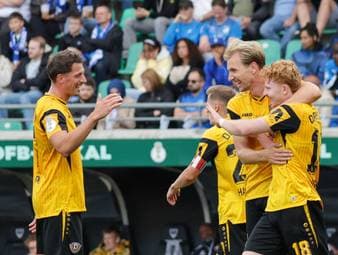 Dynamo Dresden überrollt den überforderten Regionalliga-Neuling Westfalia Rhynern aus Hamm - und schreibt Geschichte.