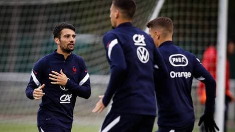 Leo Dubois (l.) hat sich mit dem Coronavirus infiziert