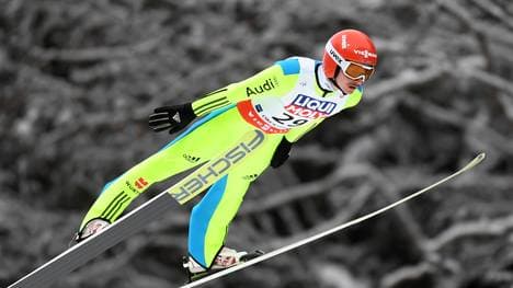 SKI-JUMPING-FLYING-WORLD