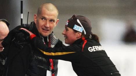 Claudia Pechstein (li.) mit ihrem Lebensgefährten Matthias Große