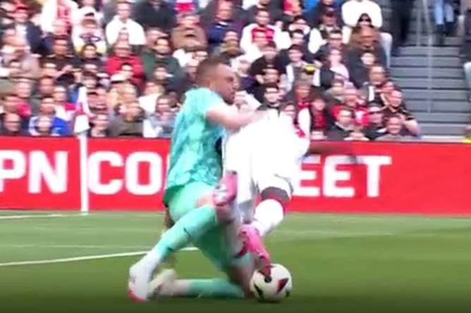 Vogelwild! Keeper wird nach Patzer zum Ringer