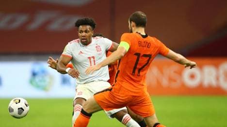 Blind (r.) könnte verletzungsbedingt für die EM ausfallen