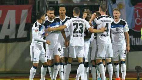 Der HSV feiert den Treffer von Mario Vuskovic