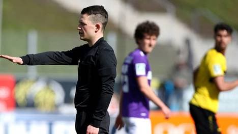 Nach Spielabbruch: Schiedsrichter Marc Jäger verfasst Sonderbericht
