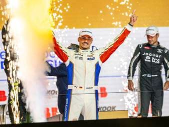 Pascal Wehrlein wird beim Formel-E-Finale in London trotz Platz 14 im letzten Rennen zum zweiten Mal Weltmeister. Das Rennen verläuft dabei nicht ohne Kontroversen. 