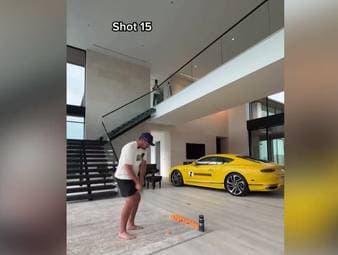 Der US-amerikanische Bryson DeChambeau hat einen unglaublichen Golfschlag getroffen. Seine Follower auf Social Media dürfen sich deswegen auf einen 325.000 Dollar teuren Luxuswagen freuen.