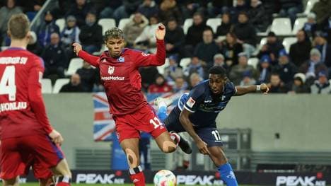 Ronstadt (r.) fehlt den Lilien in den nächsten Wochen