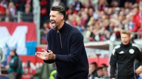 Sandro Wagner will den FC Augsburg aus der Krise führen 