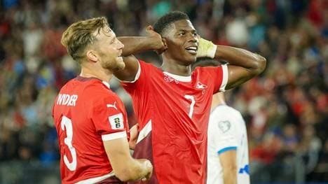 Silvan Widmer (l.) traf