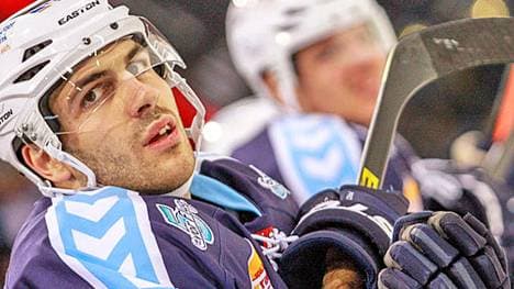 Frederik Cabana (l.) spielte seit 2013 für die Hamburg Freezers