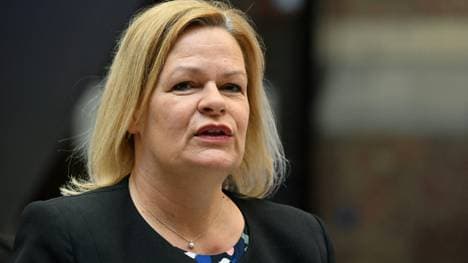 Faeser hält rassistische Äußerungen für widerwärtig