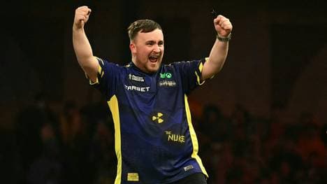 Luke Littler sichert sich den Sieg bei der UK Open
