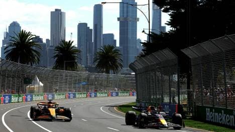 Verstappen (r.) und Lokalmatador Oscar Piastri