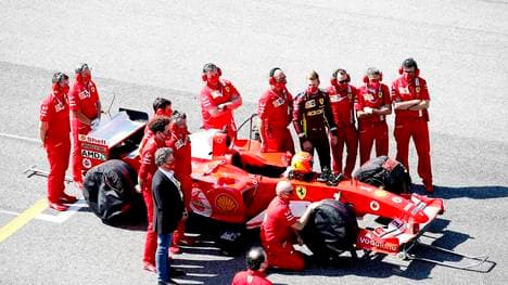 Mick Schumacher fährt im legendären Auto seines Vaters 