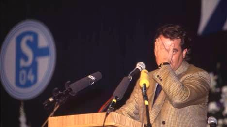 Ex-Schalke-Präsident Günther Eichberg am Rednerpult