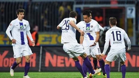 Eintracht Braunschweig v Erzgebirge Aue  - 2. Bundesliga