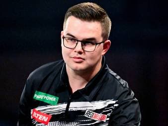 "Habe meinen Finger in der Toilettentür eingequetscht"