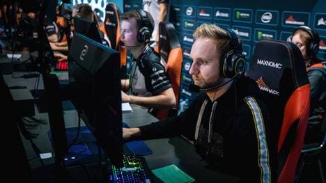 Der deutsche AWPer syrsoN zählt zu den besten seiner Zunft - nur neun andere Spieler waren 2020 besser.