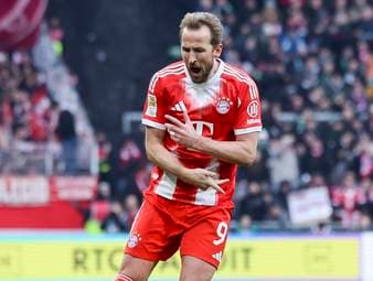 Der Ehrenpräsident des FC Bayern erklärt in einem Interview, wie es um die Ausstiegsklausel des Torjägers steht und ob er auch in der kommenden Saison in München spielen wird.