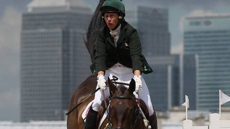 Der Sturz von Jayne Doherty sorgt für eine Parcours-Änderung