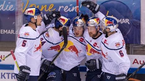 Die Spieler des EHC Red Bull München bekommen es in der CHLunter anderem mit dem EV Zug zu tun