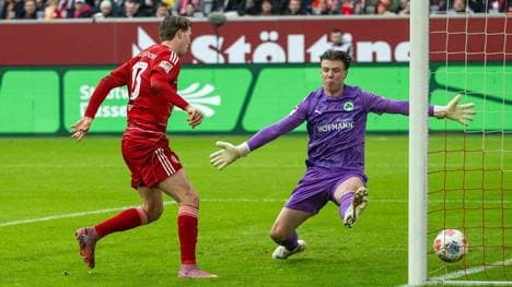 Cedric Itten (l.) trifft zur Führung