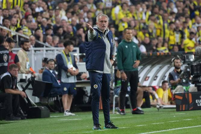 Twente gegen Fenerbahce live im TV