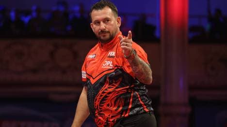 Jonny Clayton bezwang Martin Schindler zum Auftakt