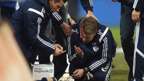 Sven Hübscher muss nach einem Feuerzeugwurf genäht werden