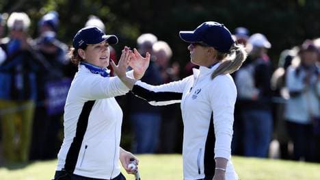 Team Europa mit der deutschen Profigolferin Caroline Masson (links) hat beim Solheim Cup einen erfolgreichen Start gegen die USA hingelegt