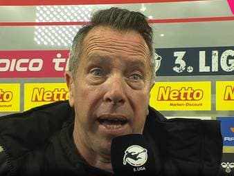 Die viertschlechteste Abwehr der Liga, nur ein Sieg: der TSV 1860 München hat nach dem 14. Spieltag nichts von einem Aufstiegskandidaten. Beim Derby in Regensburg kassiert Sechzig ein 0:4 vor 4000 mitgereisten Fans. Der Trainer Markus Kauczinski schimpft.