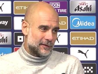 ManCity steht nach einem Sieg gegen Brentford im Halbfinale des Carabao Cups. Während Pep Guardiola das Traumtor von Rayan Cherki feiert, hadert Keith Andrews mit einer Schiedsrichterentscheidung.
