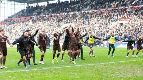 Die Spieler des FC St. Pauli haben den Aufstieg in die Bundesliga im Blick
